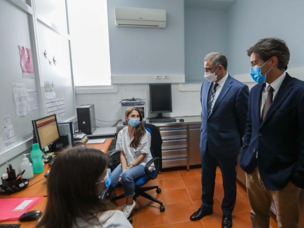 1727697479govregional_Centro_de_Oncologia_dos_Acores_vence_concurso_para_investigacao_clinica.jpg