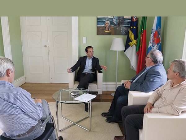 1728120780aa_Camara_da_Ribeira_Grande_recebeu_Associacao_Agricola.jpg