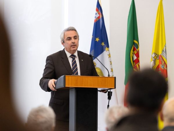 1743608676cmpdl_Camara_Municipal_deixa_32_milhoes_de_euros_nos_orcamentos.jpg