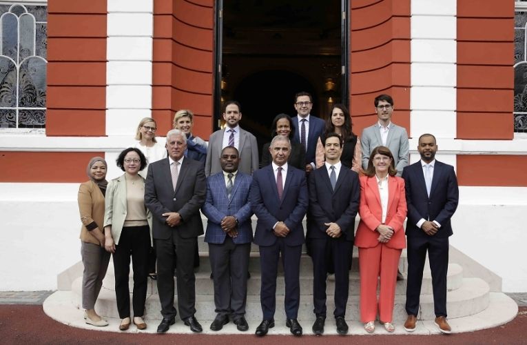 1757694914gr_19741257_administradores_do_Banco_Mundial_no_Palacio_de_Santna.jpg